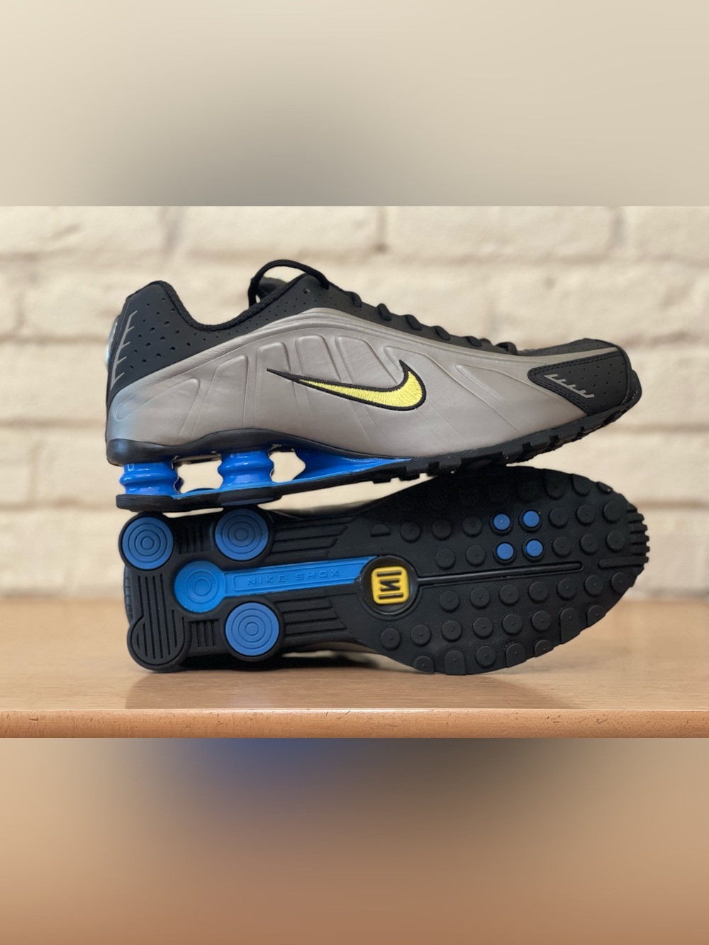 Nike Shox R4 Shoes "Brazil" Black Yellow Blue White IO8134-001 Men Size 11 Shoes
